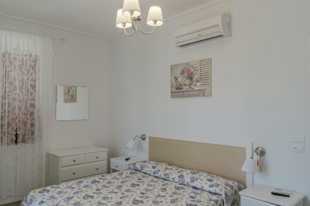 Hotel Santa Rosalia مارينا دي كاميروتا المظهر الخارجي الصورة